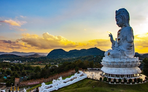 Chiang Rai mit grosser Buddhastatue